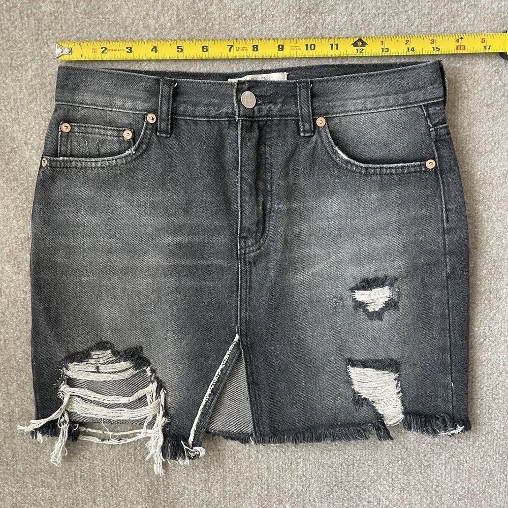 We the Free Denim Skirt Womens 26 Light Wash Black 100% Cotton Distressed Jean - Picture 4 of 7